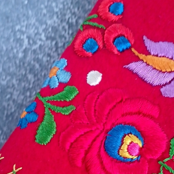 Vintage Hungarian MATYÓ Boho Hand Embroidered Red Vest with Floral Design Wool - Picture 11 of 13